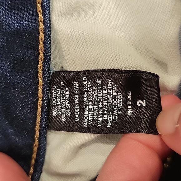 Express Jean Short - Picture 4 of 4